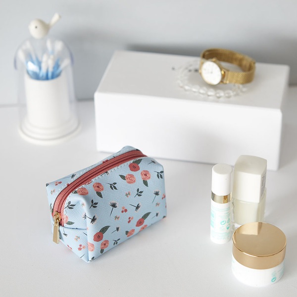 Balvi Mini bolsa cosméticos Bloom azul-27282 Solo queda un día