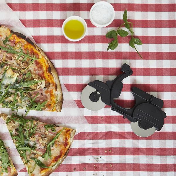 Balvi Corta pizza Scooter negro-27541 Últimos 3 días