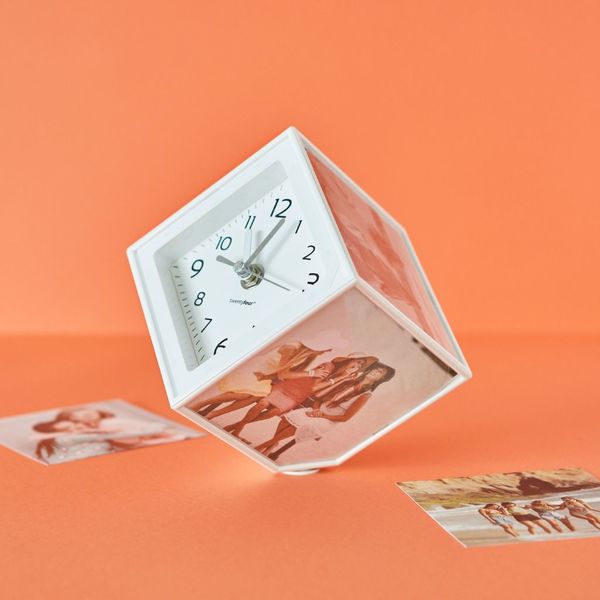 Balvi Balvi - Photo Clock marco de fotos y reloj giratorio 5 fotos de 10x10 cm Oferta exclusiva