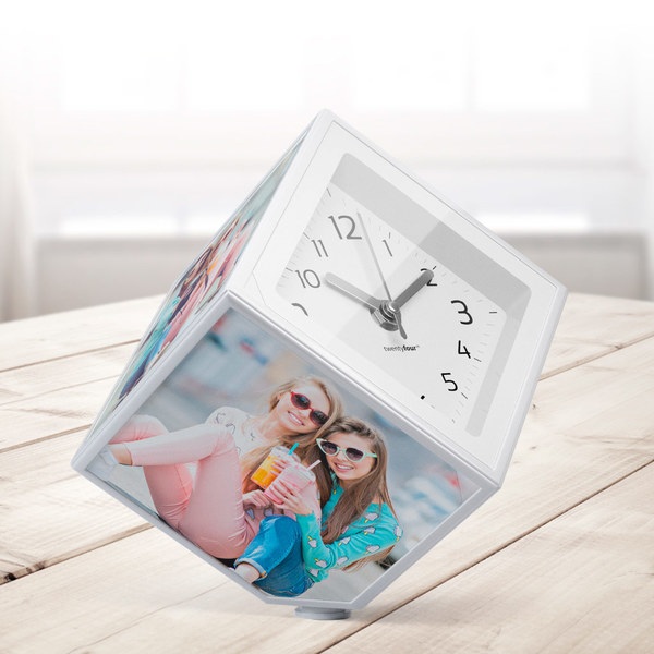 Balvi Balvi - Photo Clock marco de fotos y reloj giratorio 5 fotos de 10x10 cm Oferta exclusiva