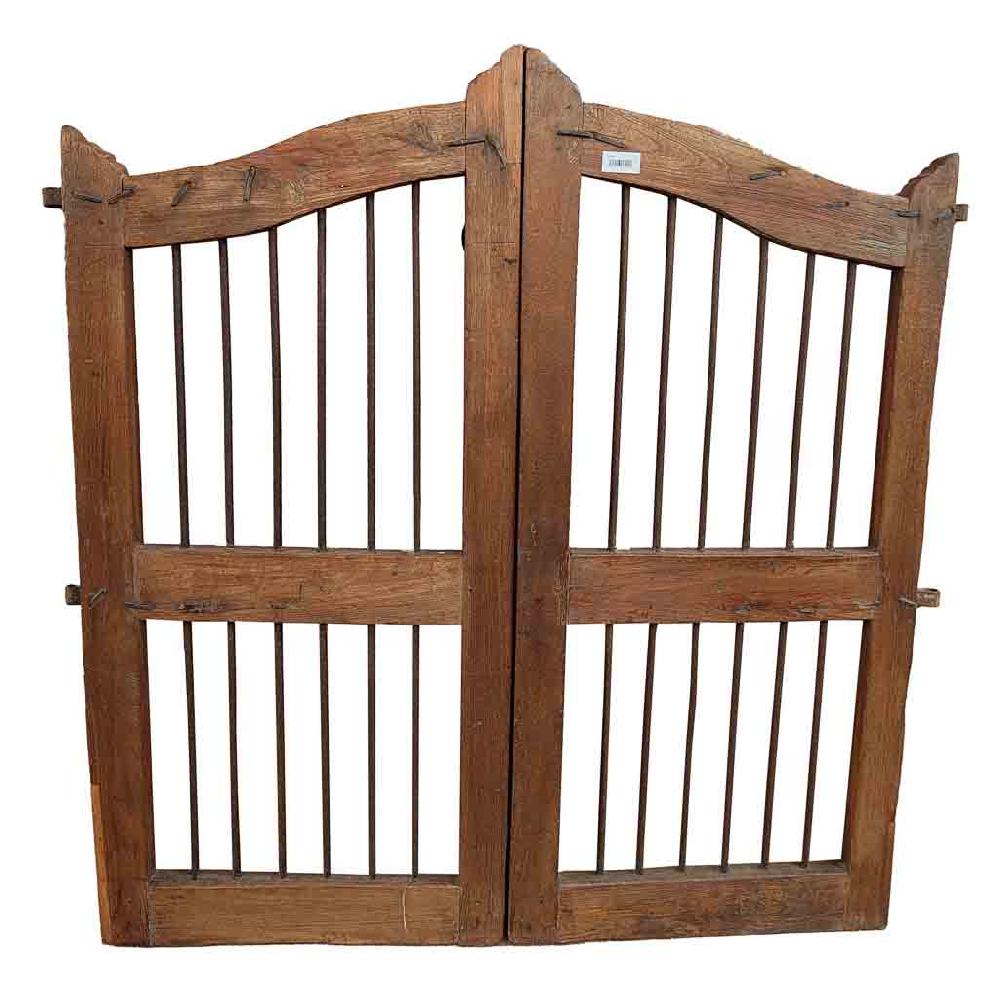 Creaciones meng MUEBLE - PUERTAS Y VENTANAS - puerta de madera marrón con acabado artesanal 2025