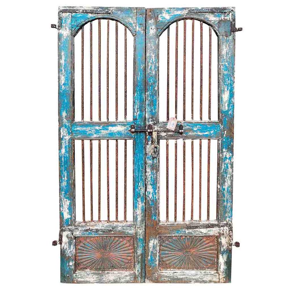 Creaciones meng MUEBLE - PUERTAS Y VENTANAS - puerta de madera azul con acabado artesanal En oferta