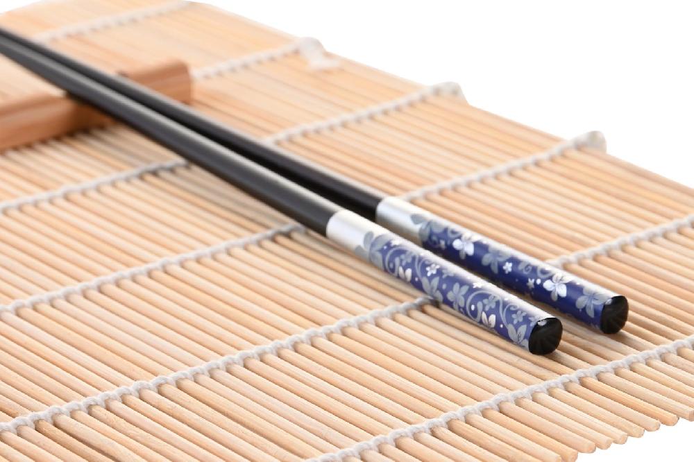 Dekodonia SET SUSHI BAMBÚ Y GRES NEGRO PARA CUATRO Oferta especial