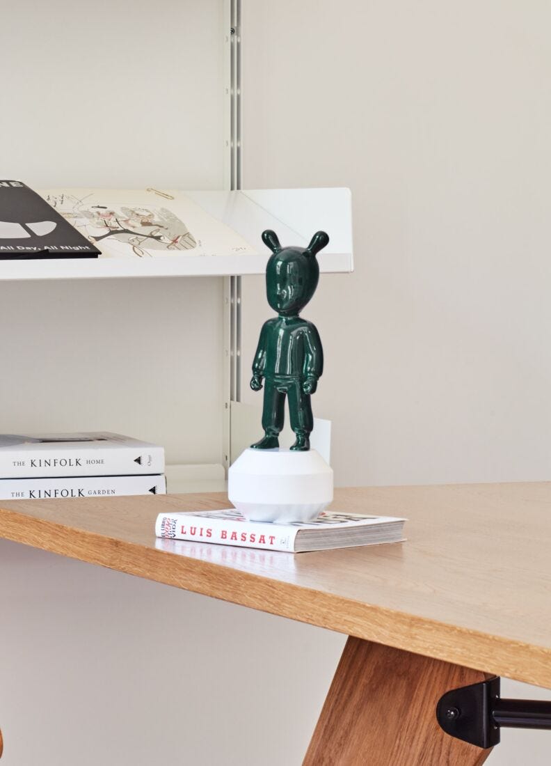 lladro Escultura The dark green Guest. Pequeño Solo queda un día