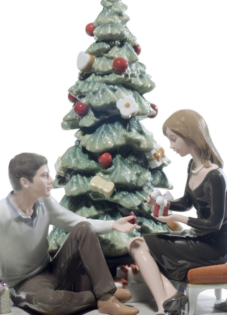 lladro Figura joven pareja Unas Navidades románticas. Serie limitada Precio ultrabajo