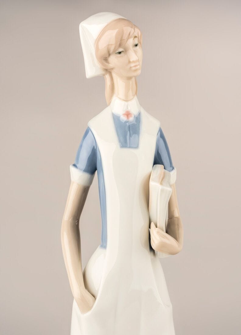 lladro Figura Enfermera Devoluciones gratuitas