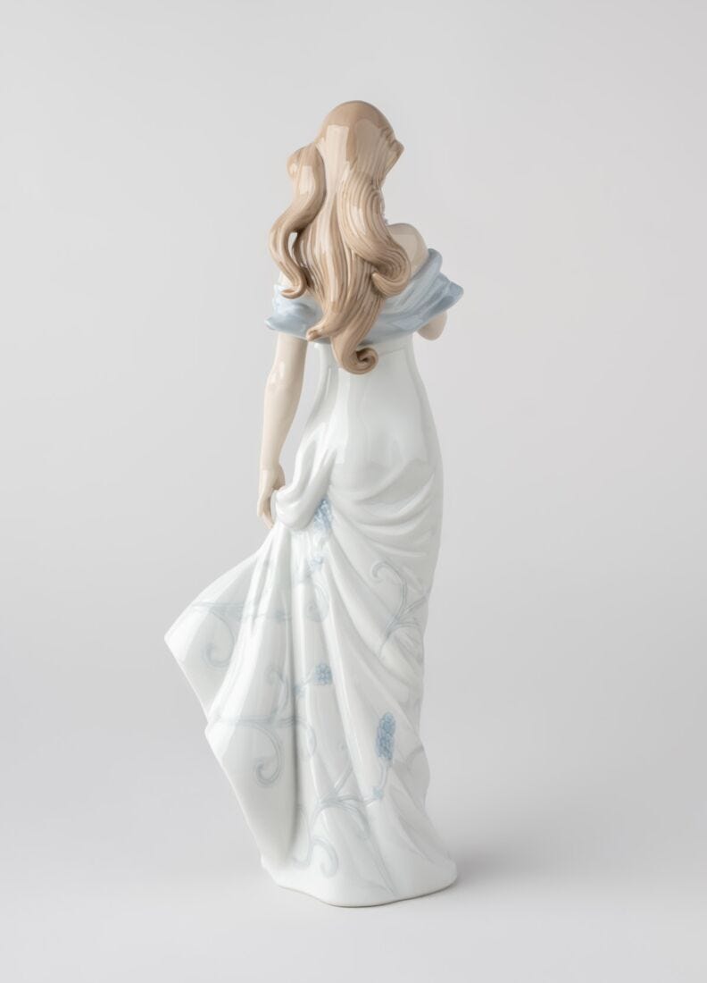 lladro Figura mujer El susurro de las flores Los más vendidos