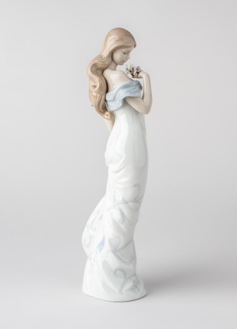 lladro Figura mujer El susurro de las flores Los más vendidos