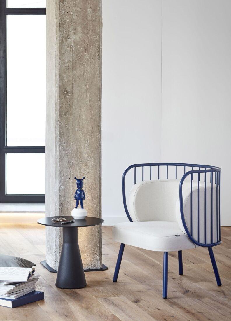 lladro Figura The dark blue Guest. Pequeña Tienda