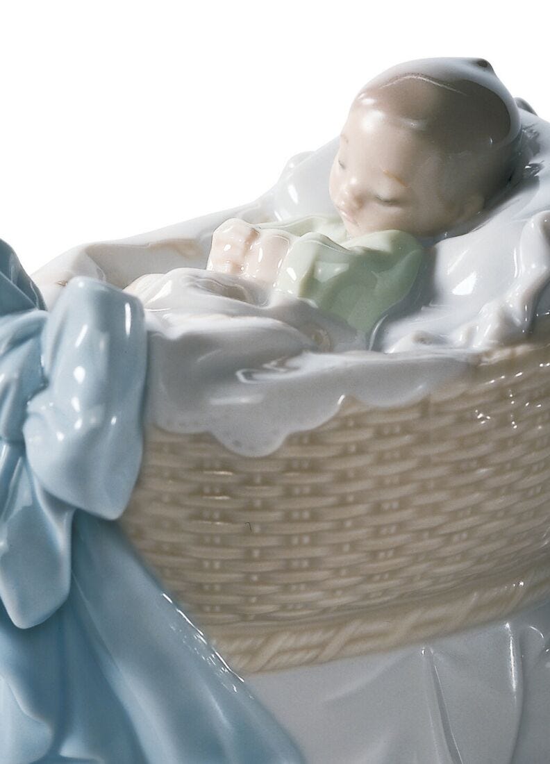 lladro Figura niño Un regalo del cielo Ventas relámpago
