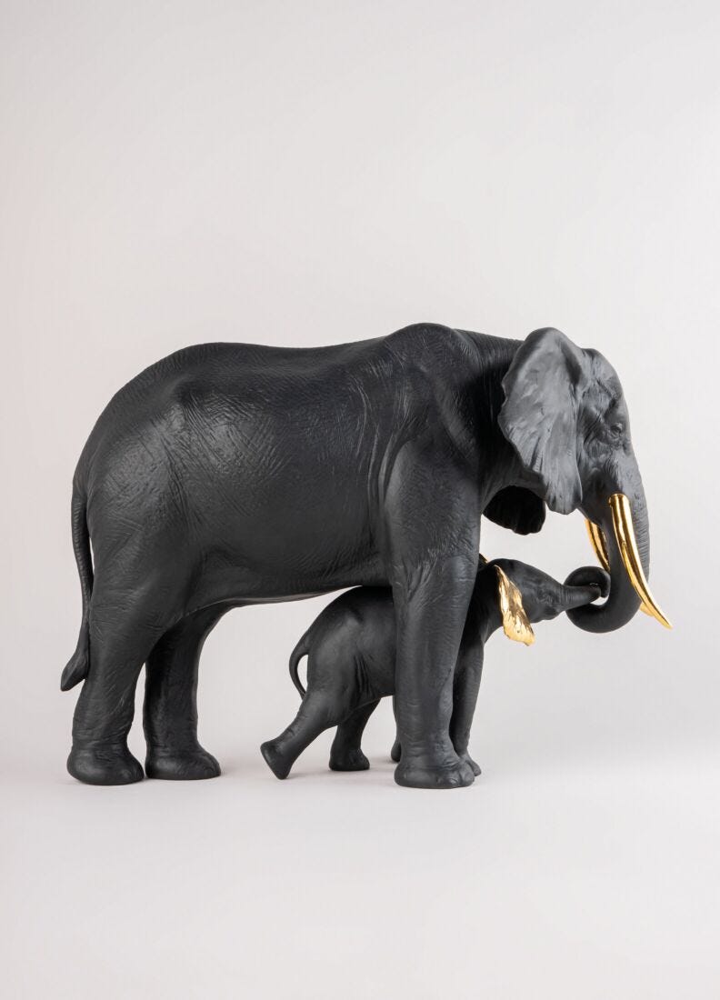 lladro Escultura Mostrando el camino. Negro y dorado. Serie Limitada Ahorra y exporta