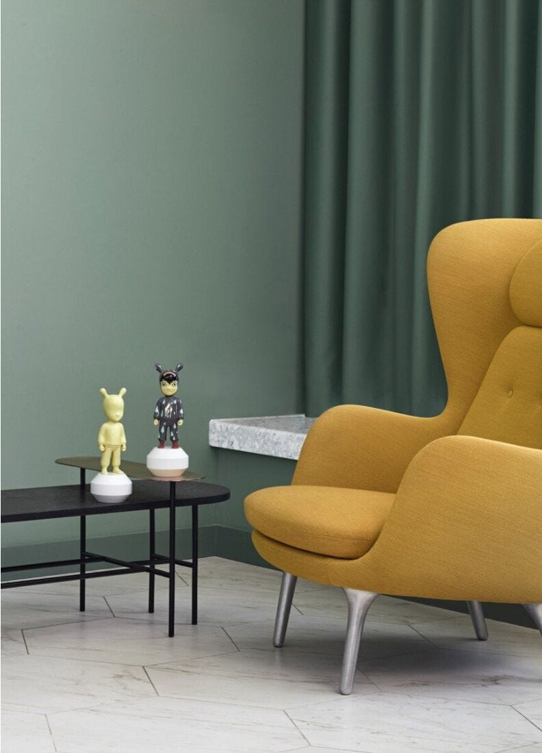 lladro Figura The yellow Guest. Pequeña Oferta especial