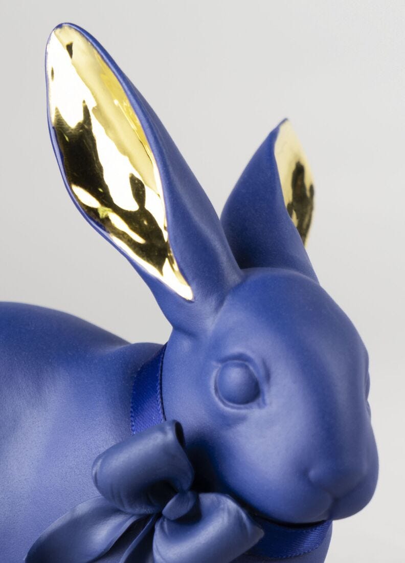 lladro Figura Conejito atento. Azul-dorado Solo queda un día