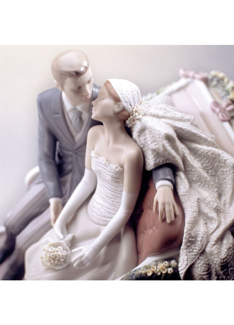 lladro Escultura joven pareja Carruaje de novios. Serie limitada En línea