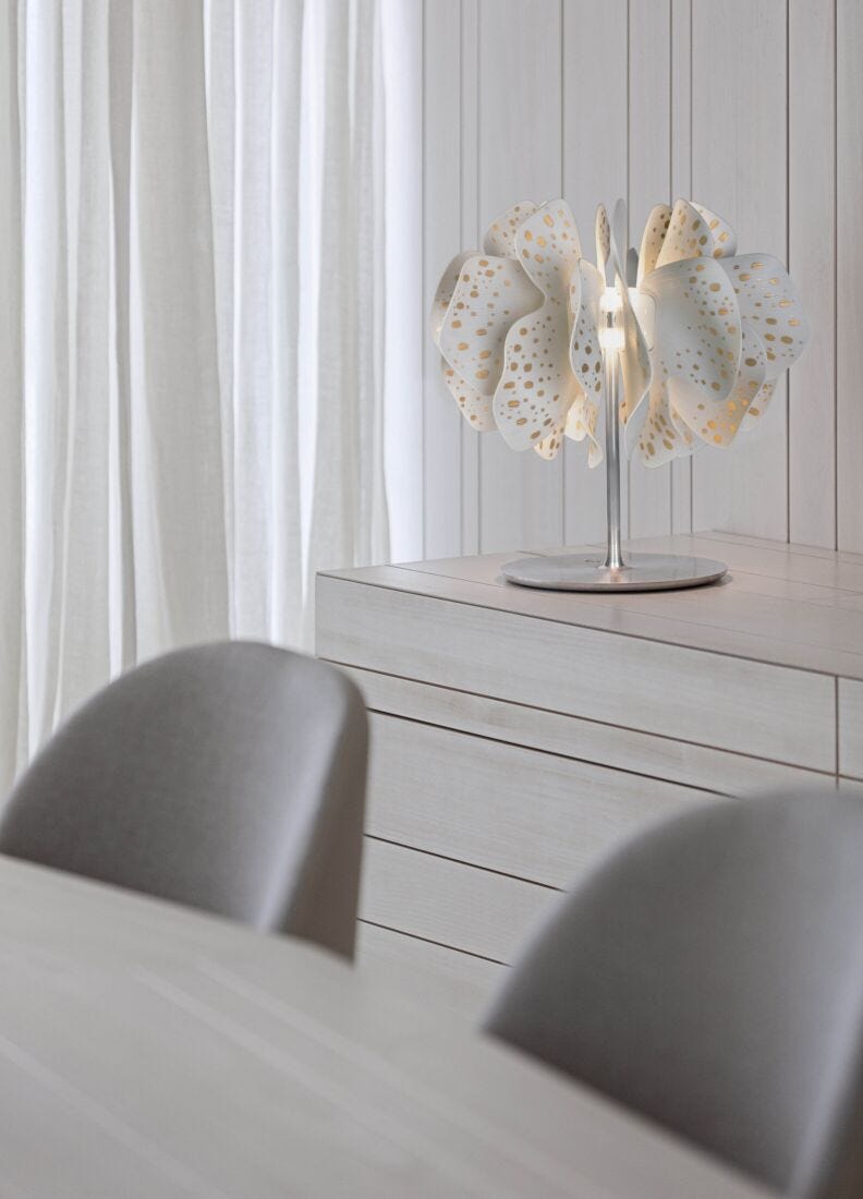 lladro Lámpara de mesa Nightbloom. Blanco y oro. (CE) Oferta especial