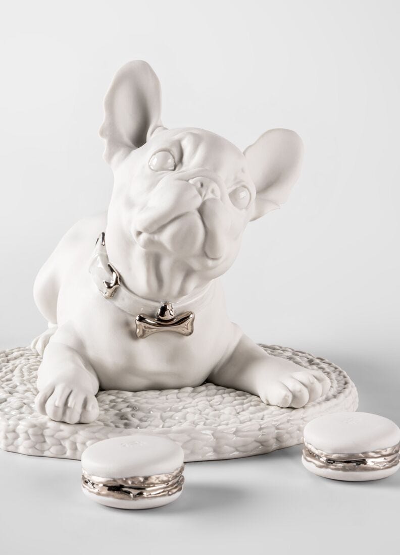 lladro Escultura Bulldog francés con macarons. Re-Deco Rebajas baratas