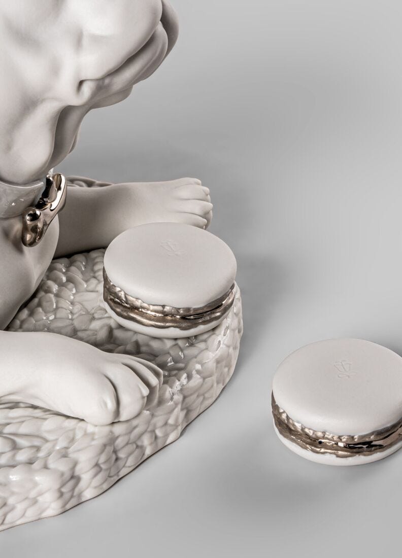 lladro Escultura Bulldog francés con macarons. Re-Deco Rebajas baratas