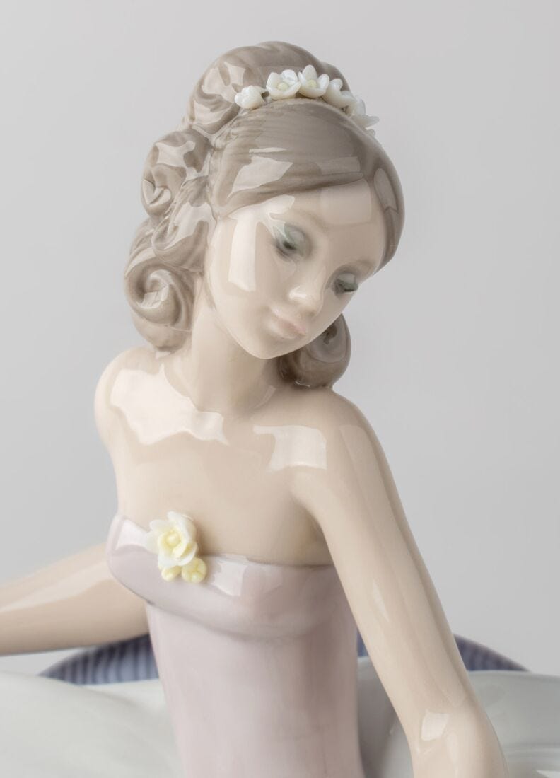 lladro Figura mujer Sentada en la fiesta Oferta especial