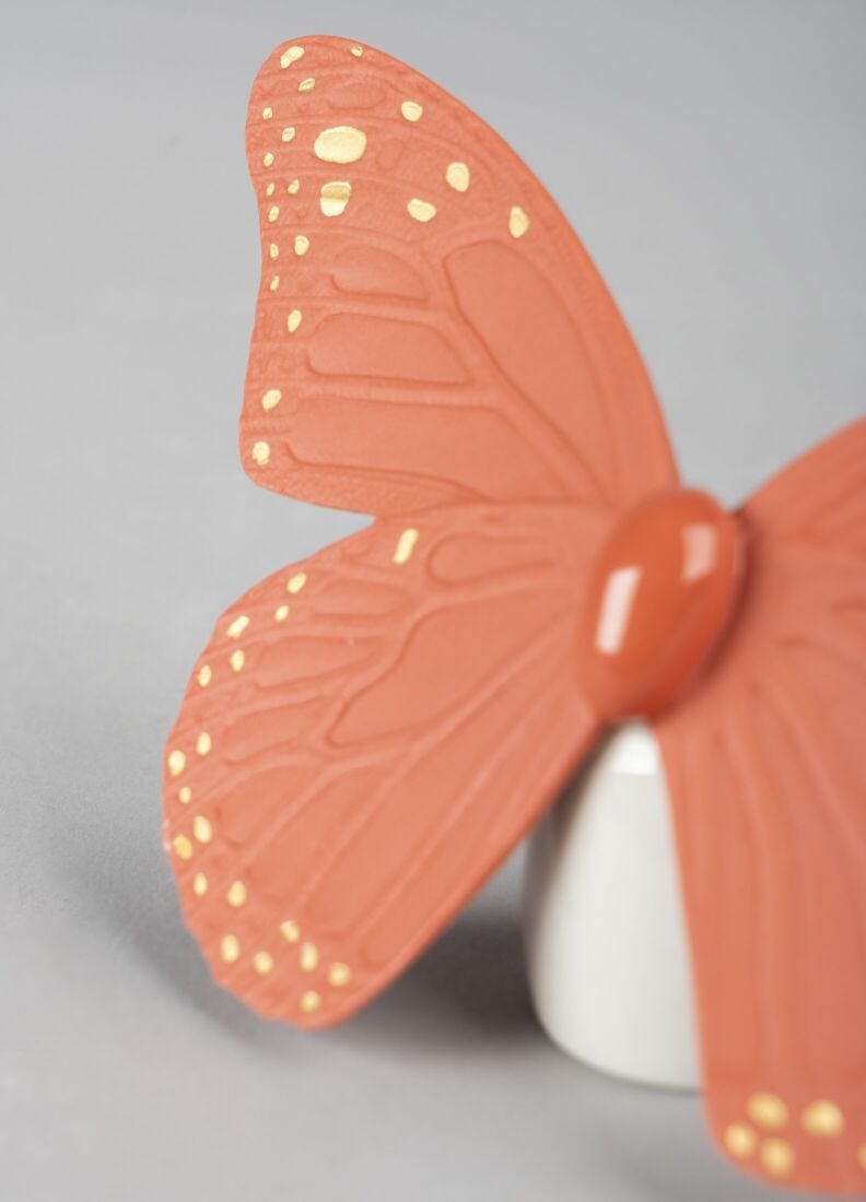 lladro Figura Mariposa. Lustre oro y coral ÚLTIMAS EDICIONES