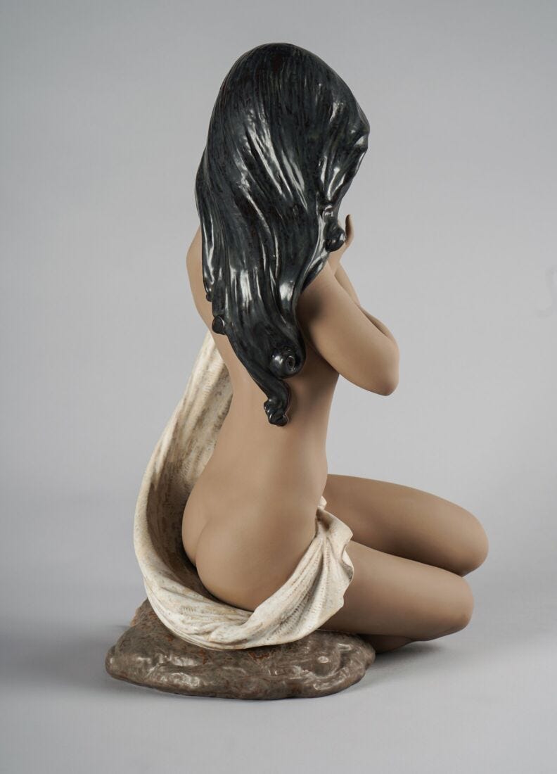 lladro Figura Mujer Cándida luz de luna. Serie limitada Descuentos del mes
