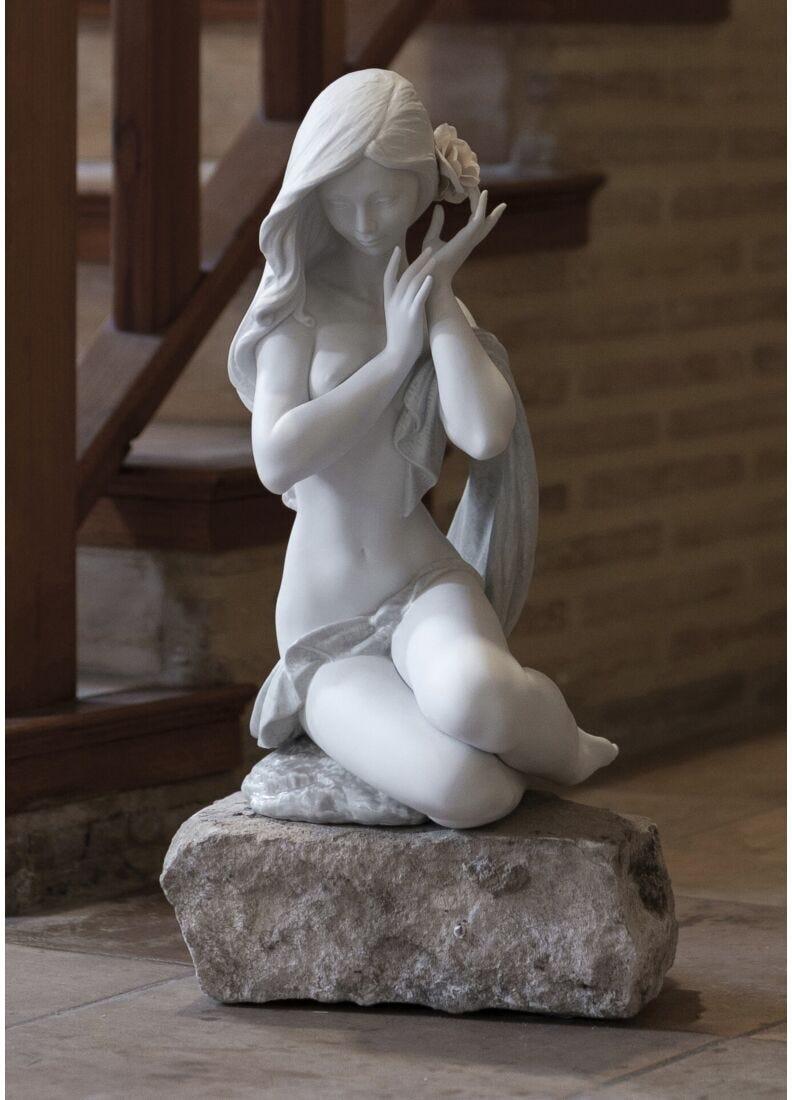 lladro Figura Mujer Cándida luz de luna. Blanco. Serie limitada Oferta exclusiva