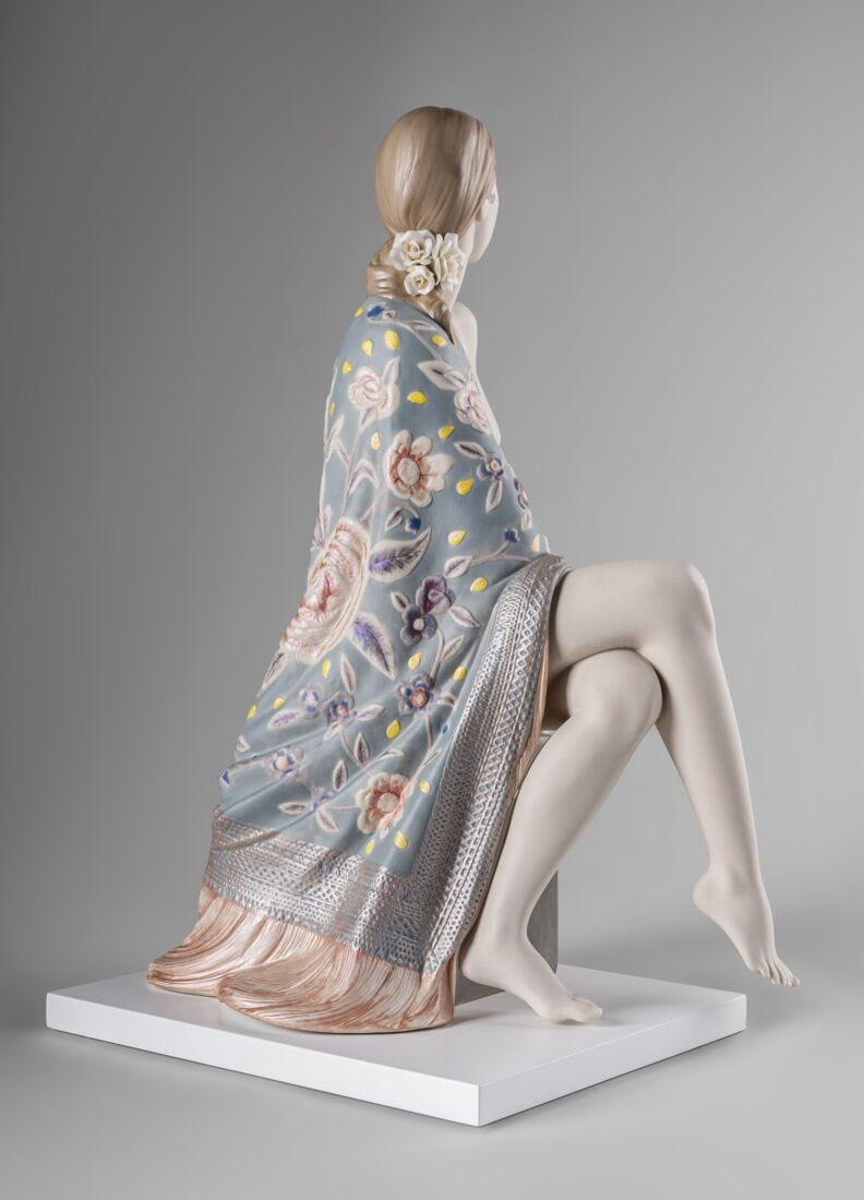 lladro Escultura Desnudo con mantón. Metalizado Última moda