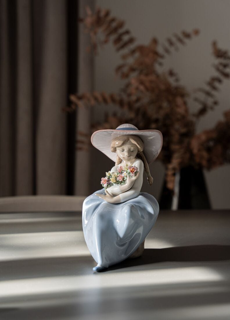 lladro Figura niña ¡Qué bonita es la primavera Precio ultrabajo