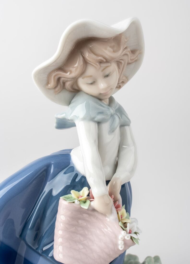 lladro Figura niña Linda con capazo 2025