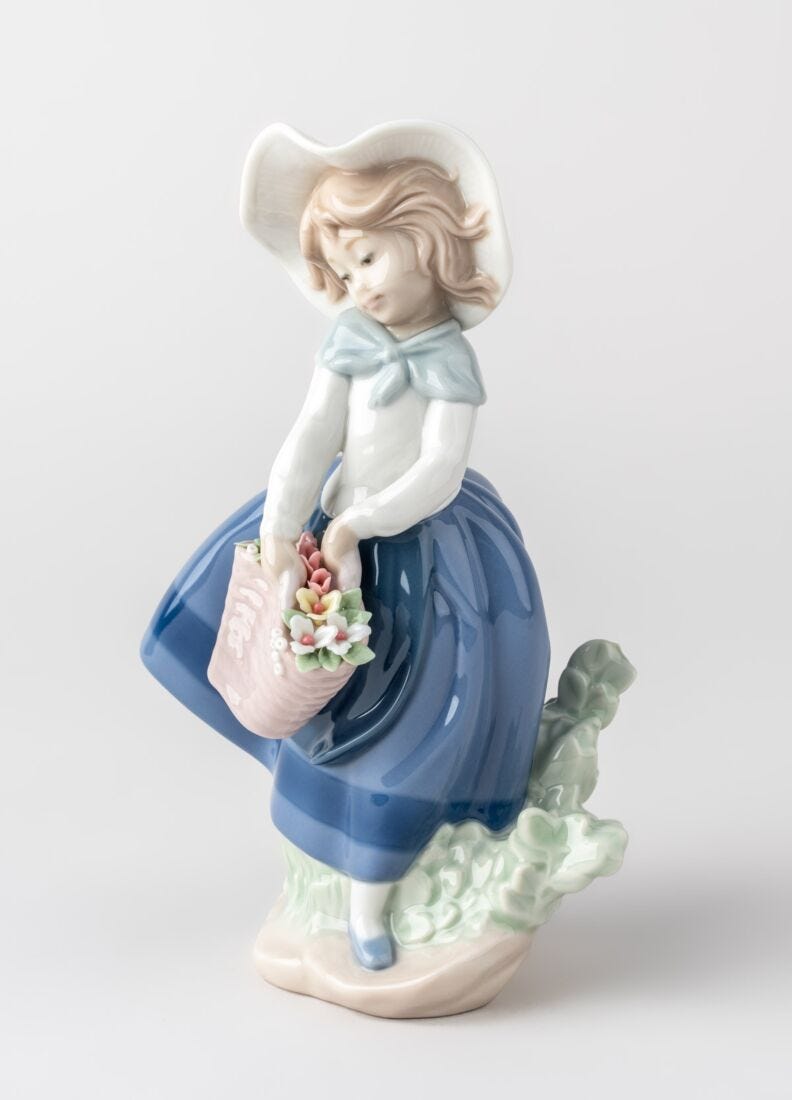 lladro Figura niña Linda con capazo 2025