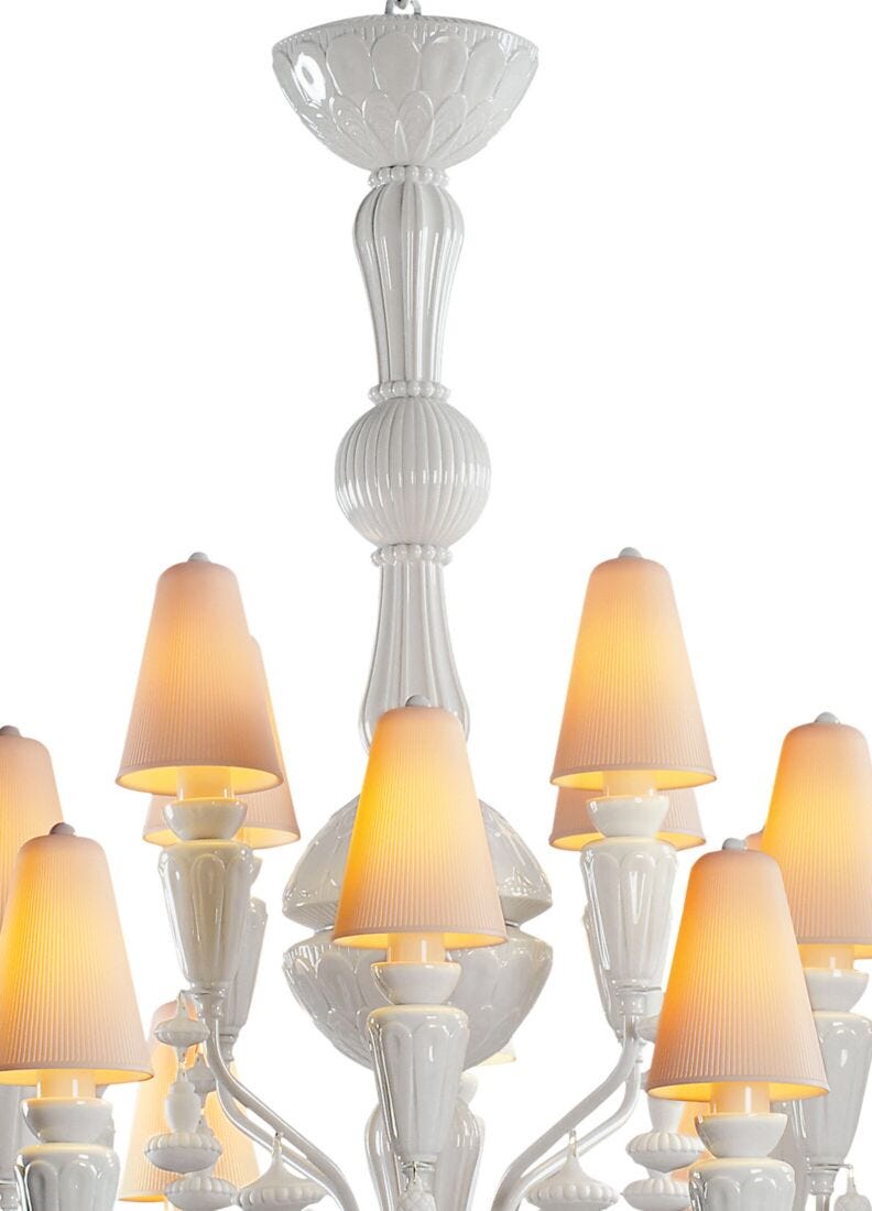 lladro Chandelier Ivy and Seed 20 luces. Mediano. Blanco (CE/UK/CCC)