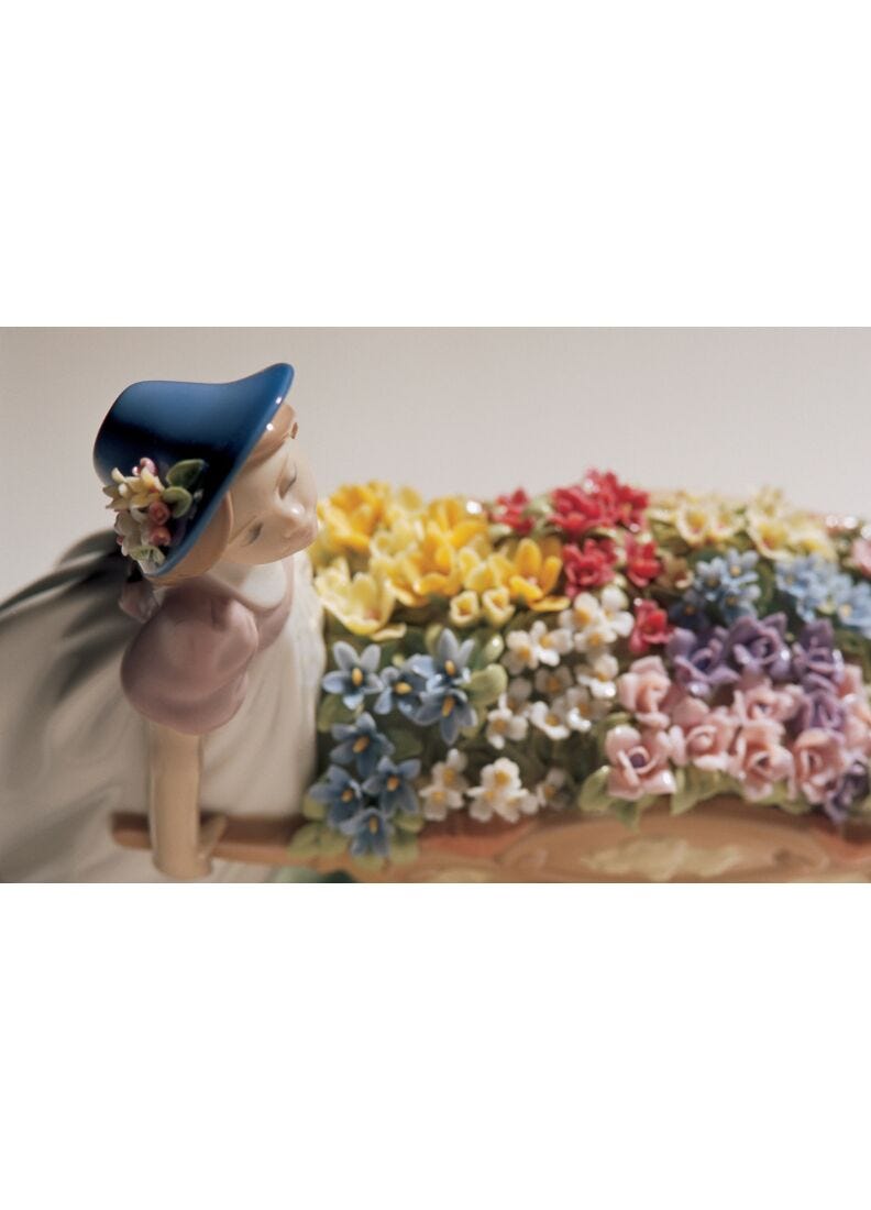 lladro Figura niña Con flores al mercado ÚLTIMAS EDICIONES