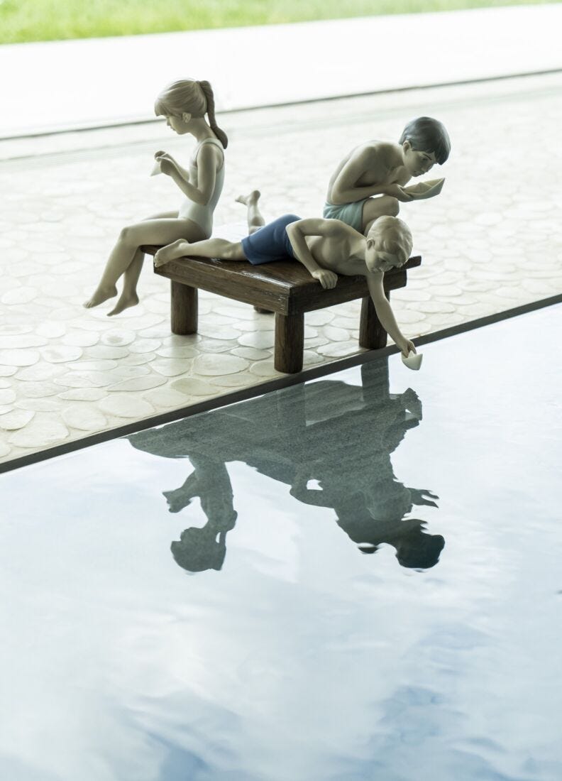lladro Figura niños jugando Barquitos de papel Últimos 2 días
