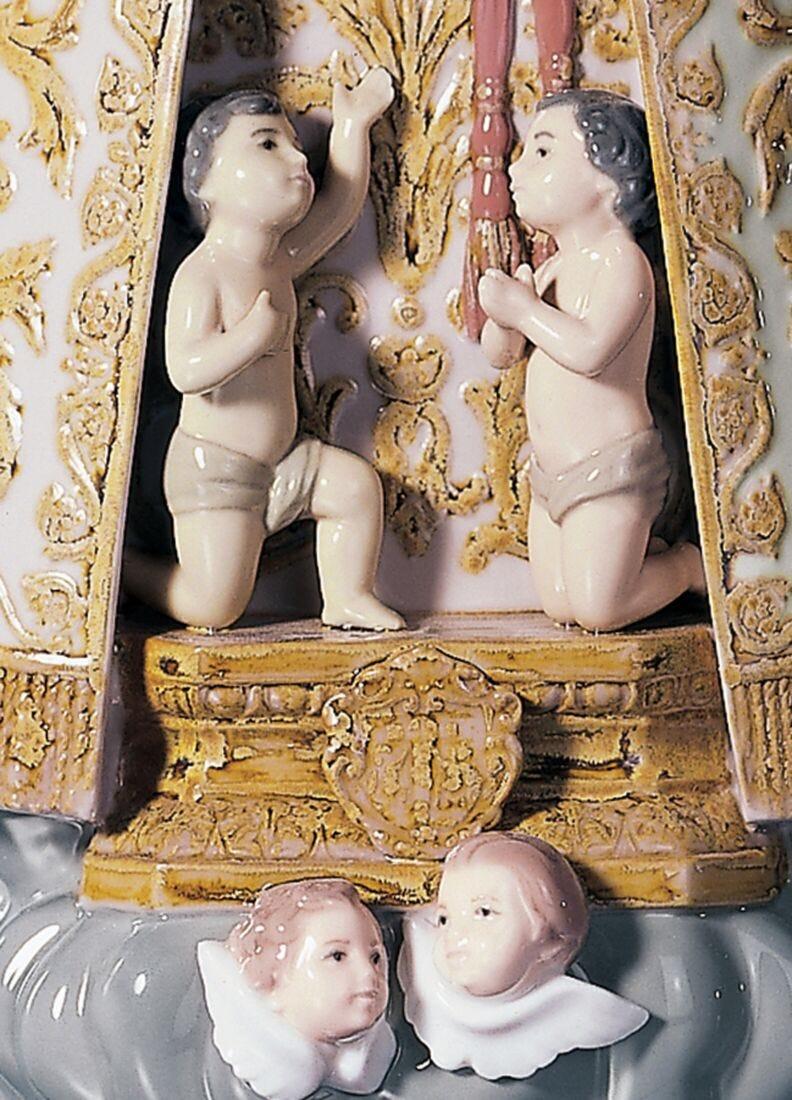 lladro Figura Virgen de los Desamparados. Serie numerada Solo hoy
