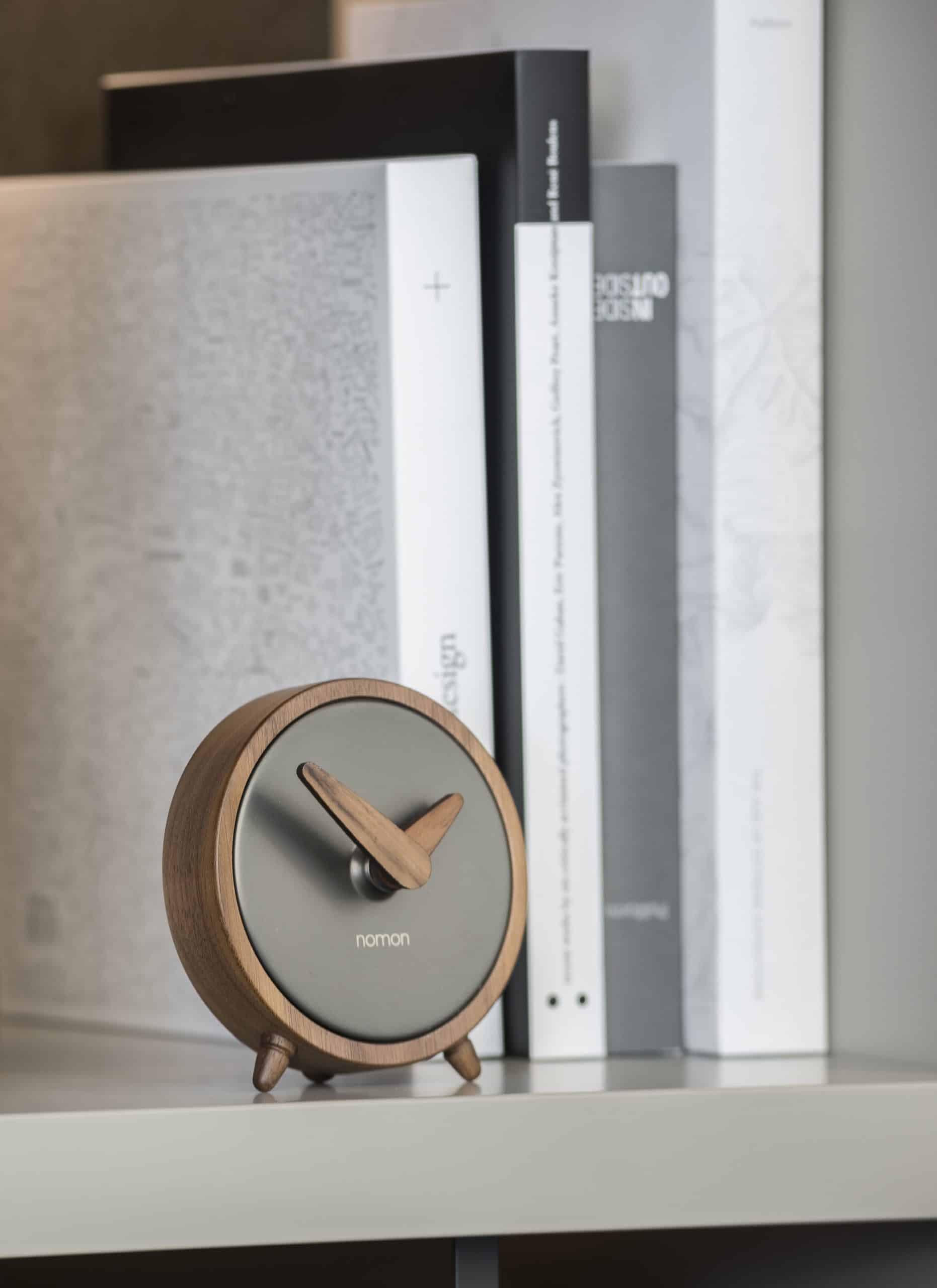 nomon Atomo (table clock) Tienda