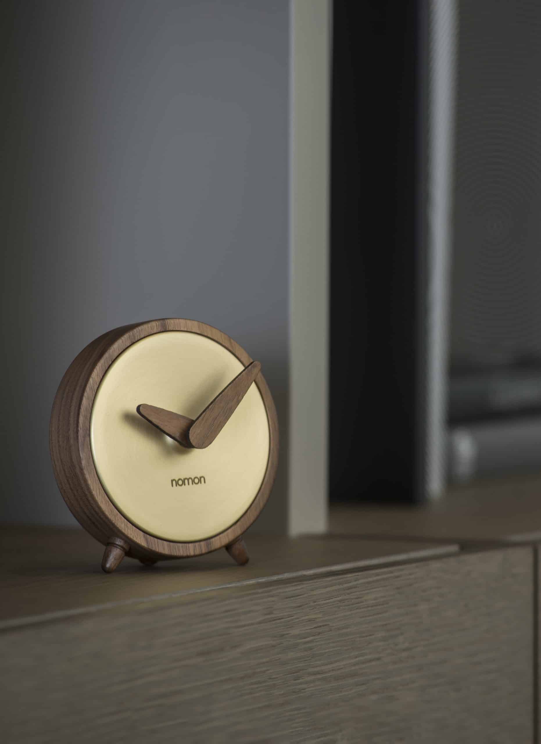 nomon Atomo (table clock) Tienda
