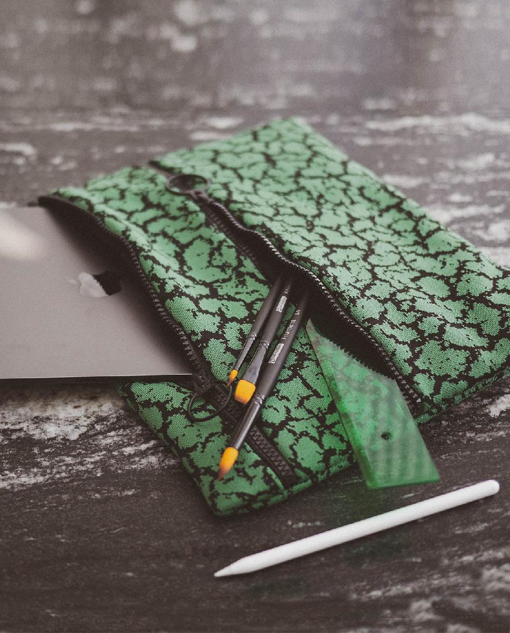 sancal Rift Funda Protectora M - Verde					 					32cm x 24cm Solo hoy