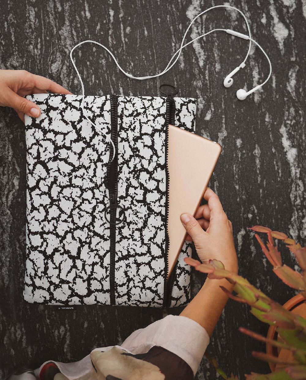 sancal Rift Funda Protectora M - Blanca					 					32cm x 24cm En línea