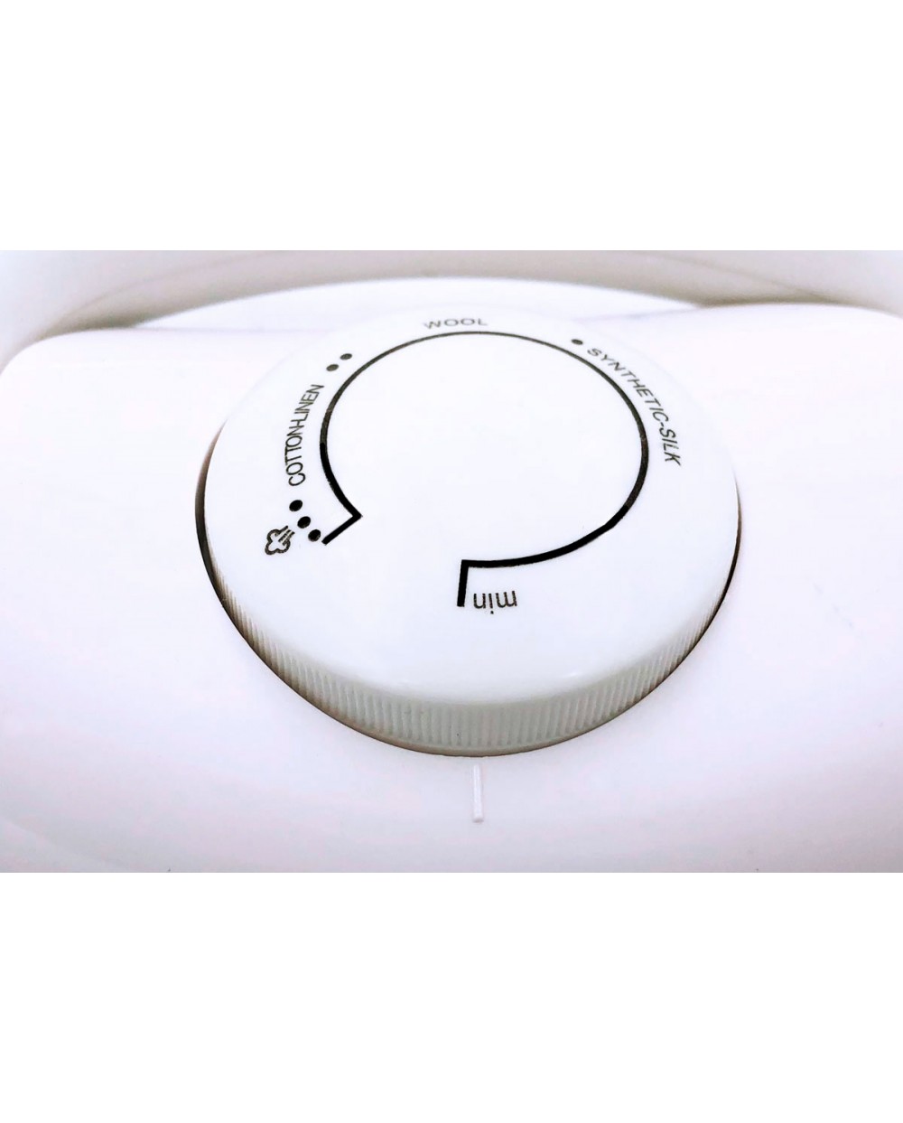 thulos Plancha de viaje con mango plegable Potencia: 700W. Incluye funda y vaso medidor. THULOS TH-PV700 Rebajas de fábrica
