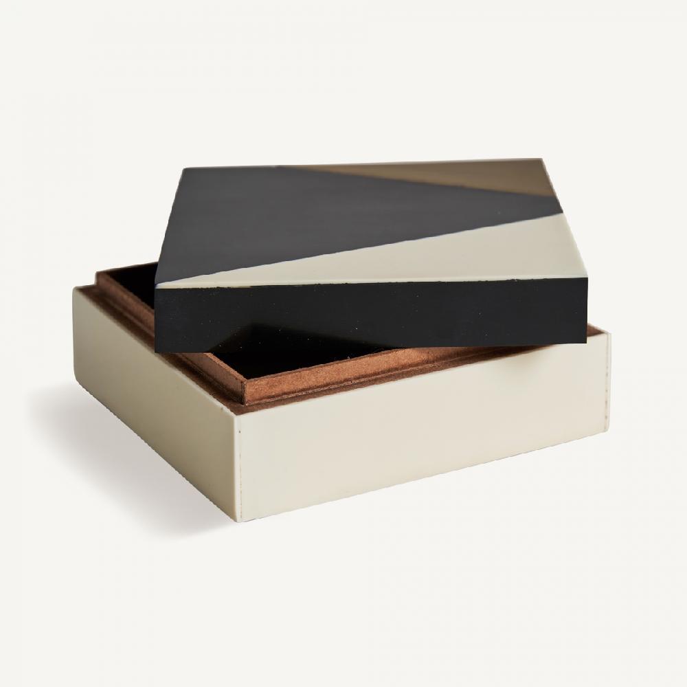 vical home CAJA RATNA Último día