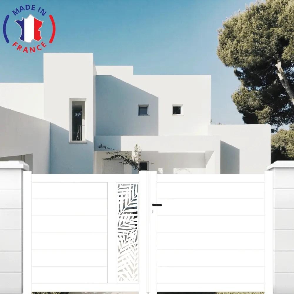 Cancela batiente de aluminio cortada a láser en kit de dimensiones An.3000 (entre montantes) x Al.1500 mm Colores Marrón (RAL 1247) En línea