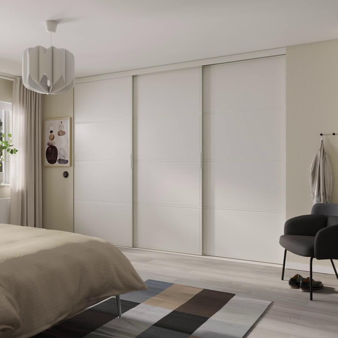 IKEA SKYTTA / BOAXEL Vestidor+puertas correderas blanco/Tjörhom blanco 301x115x240 cm Promoción trimestral