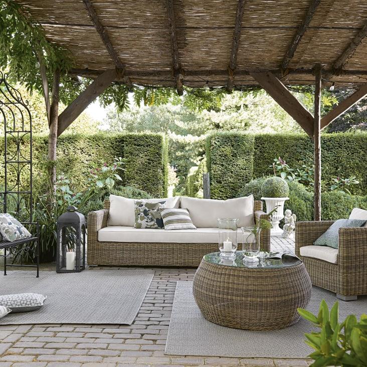 Maisons du Monde St Raphaël - Sofá de jardín de 3 plazas de resina tejida reciclada gris y poliéster reciclado crudo Promoción por tiempo limitado