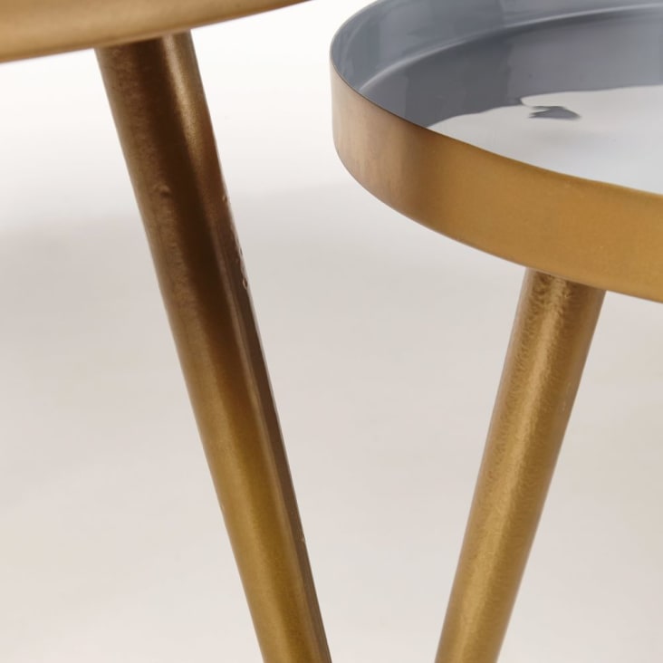 Maisons du Monde Avril - Mesas apilables de metal azul y dorado Promoción trimestral
